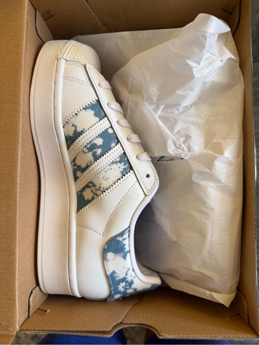 adidas Superstar Bold Dreamy Floral W White/Blue platform sneaker